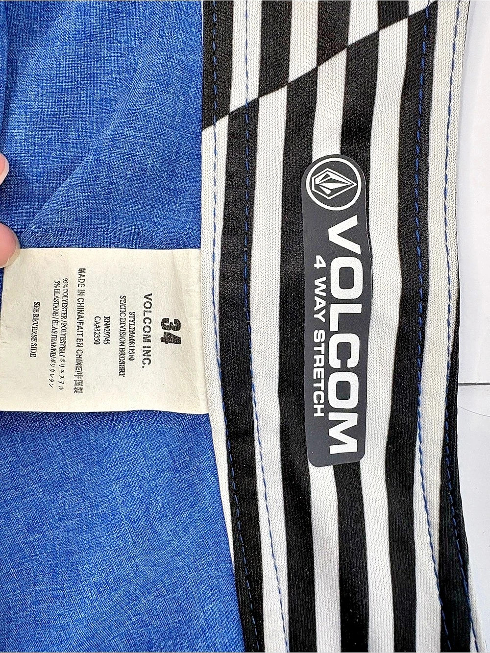 Volcom Static Division Boardshort Blue Striped Size 34 - Picture 3 of 3